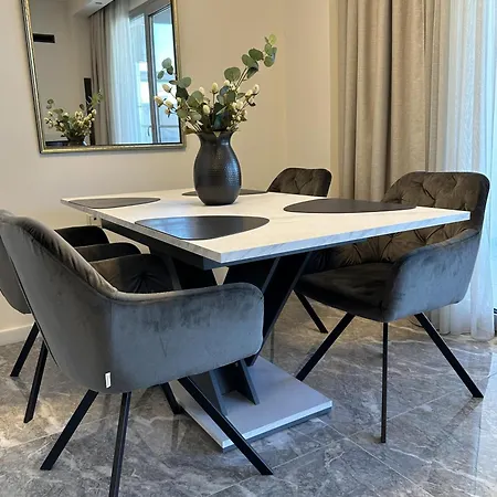 Panorama Serenity Apartment *